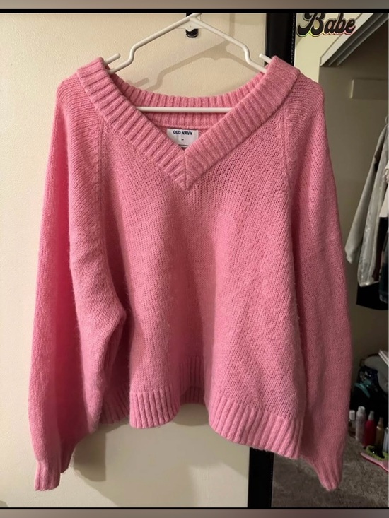 Old Navy Sweaters - Old Navy Pink V-Neck Pullover Sweater